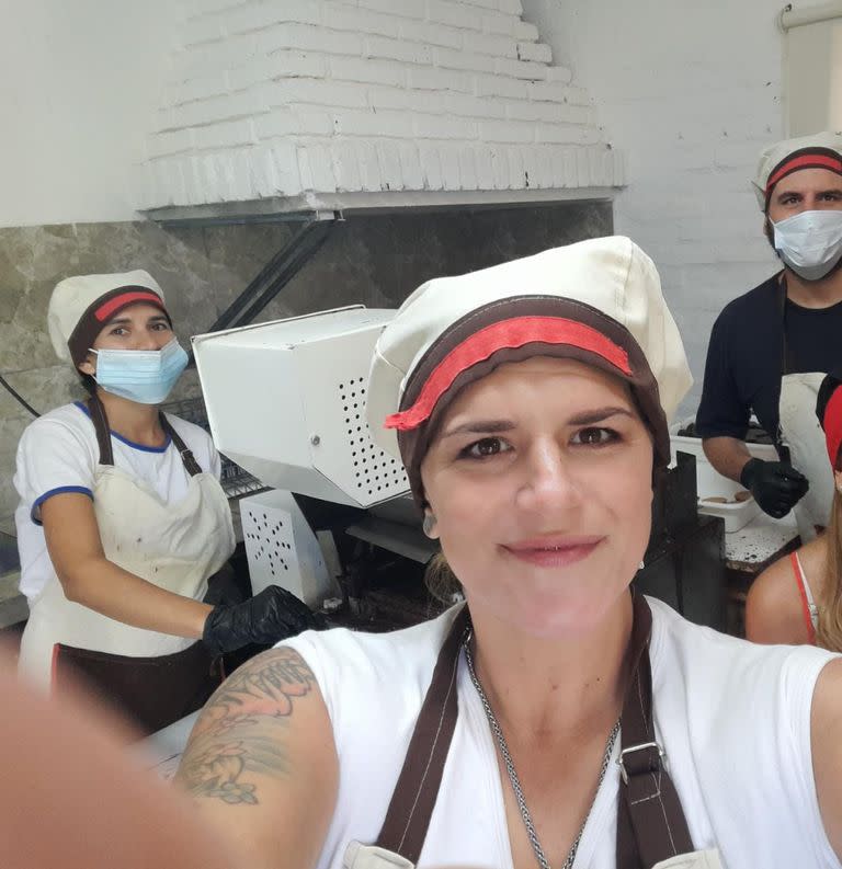 Andreína Tommasi junto con sus compañeros de trabajo