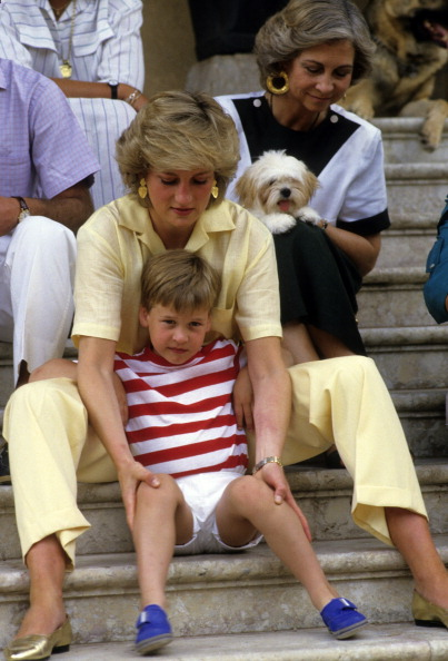 En 1987 pasó unas vacaciones veraniegas en Mallorca junto a los reyes españoles. 