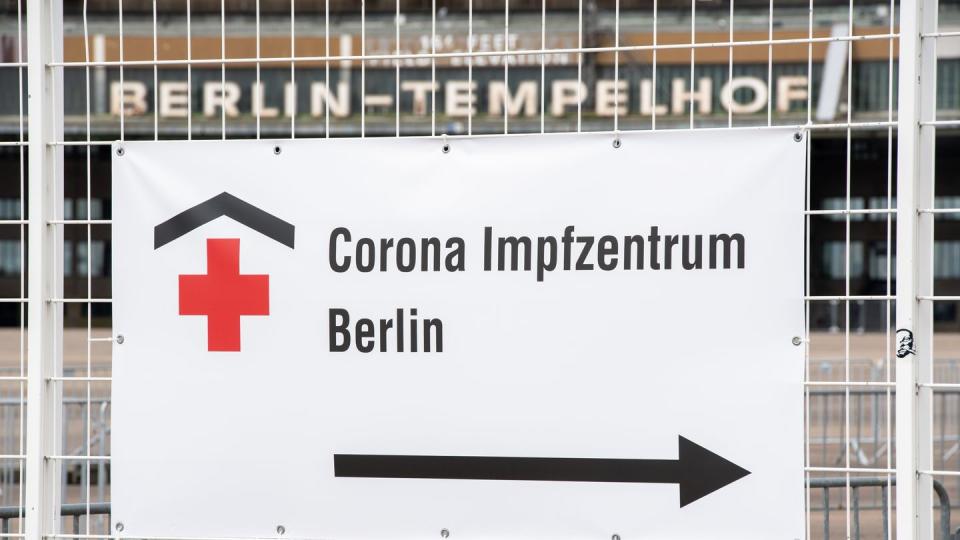 Das Impfzentrum im ehemaligen Flughafen Berlin-Tempelhof.