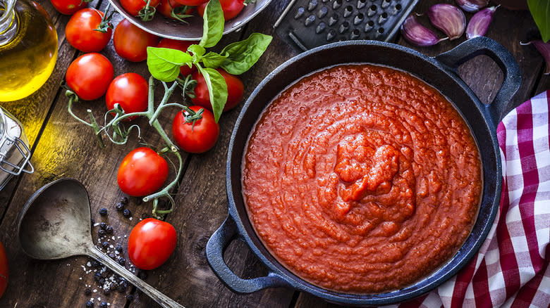 marinara sauce tomatoes pepper