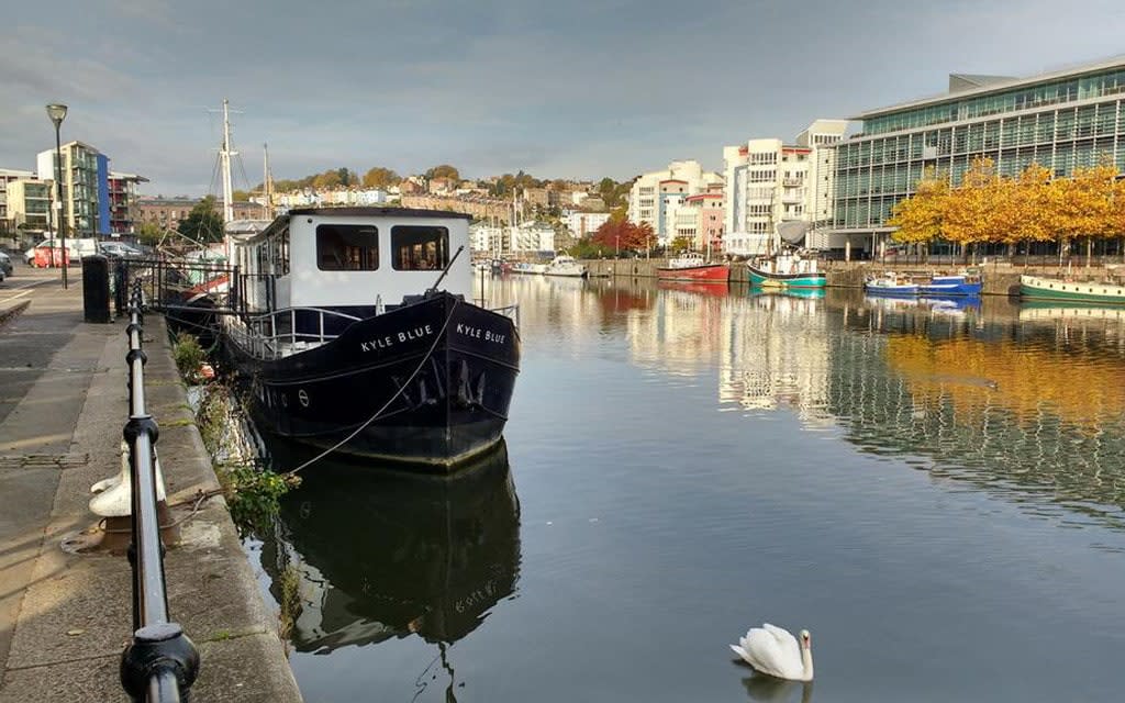 The Kyle Blue is a Dutch river-barge that has been transformed into an upmarket hostel, and is now docked along Bristol’s historic harbourside.