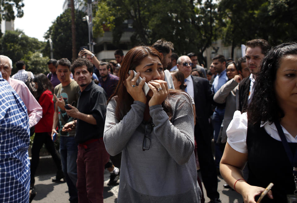 7.1 magnitude earthquake rocks Mexico City