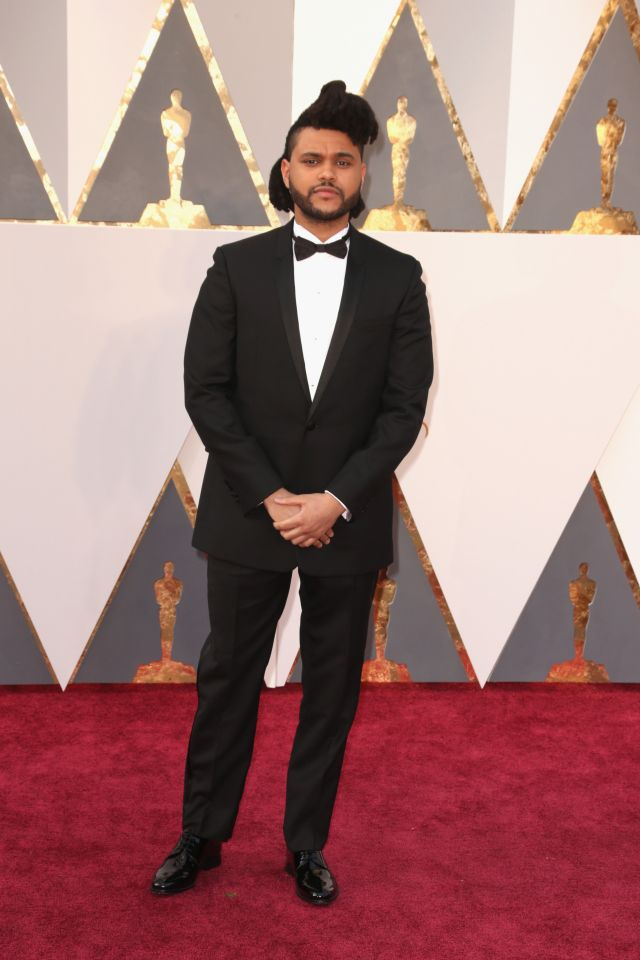 Le meilleur : The Weeknd porte Dior Homme à la 88e cérémonie des Oscars, le 28 février 2016 à Hollywood en Californie.