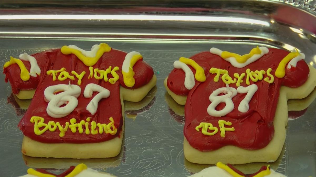 Oshkosh bakery sells Taylor Swift and Travis Kelce-inspired cookies