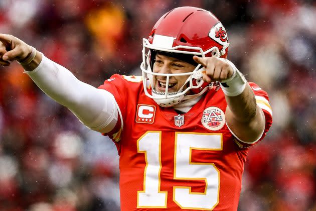 Patrick Mahomes Signs Record-Breaking Contract With Kansas City Chiefs –