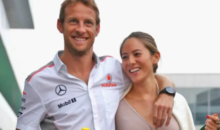 Jessica Michibata, expareja de Jenson Button, fue detenida en Japón por portación de estupefacientes