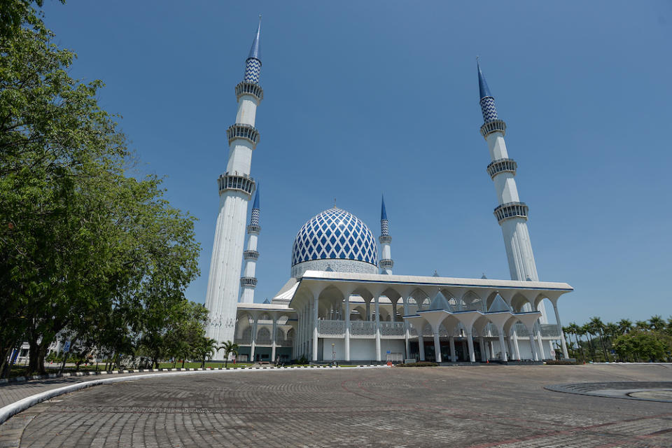 A general view of the Selangor State Mosque. The Selangor Sultan has extended a ban on Friday prayers being held in Selangor mosques by one month to June 30 as part of measures to prevent the spread of the Covid-19 virus — Picture by Miera Zulyana