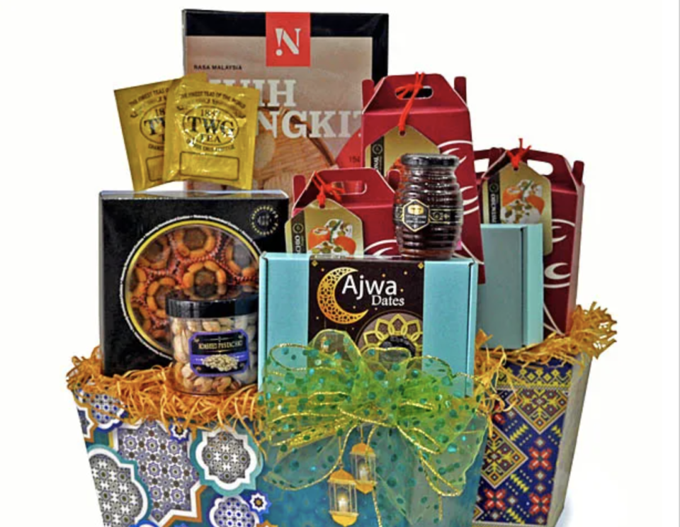 Eutuf Raya Hamper. (PHOTO: Ferns N Petals)