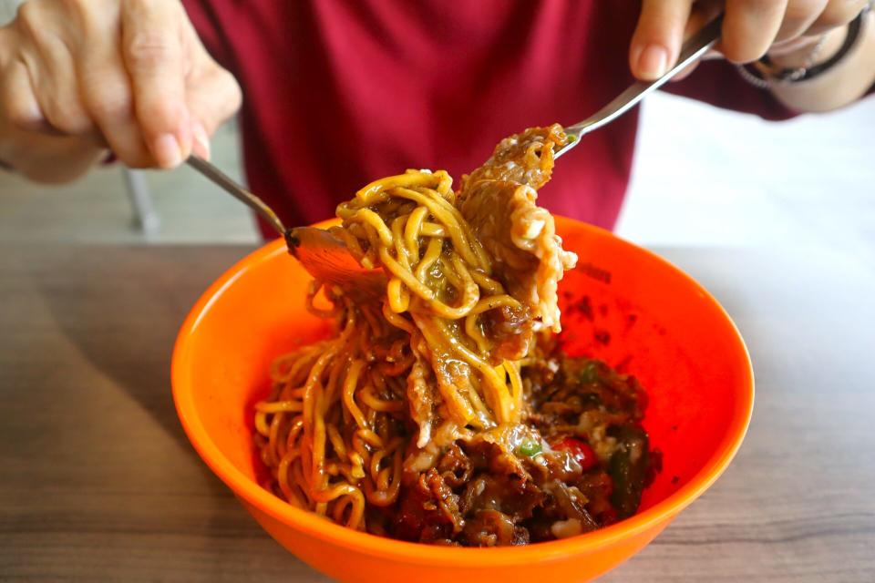 liu kou shui - ramen closeup