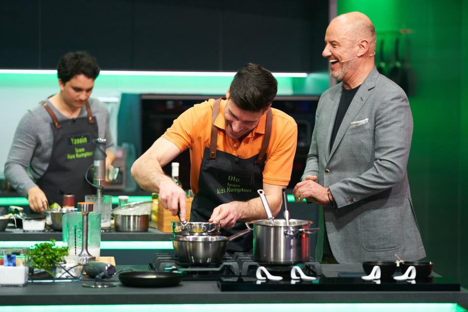 In Staffel 11 nur Gastjuror, aber trotzdem "Hausmeister für alles": Frank Rosin (rechts). (Bild: SAT.1 / Jens Hartmann)