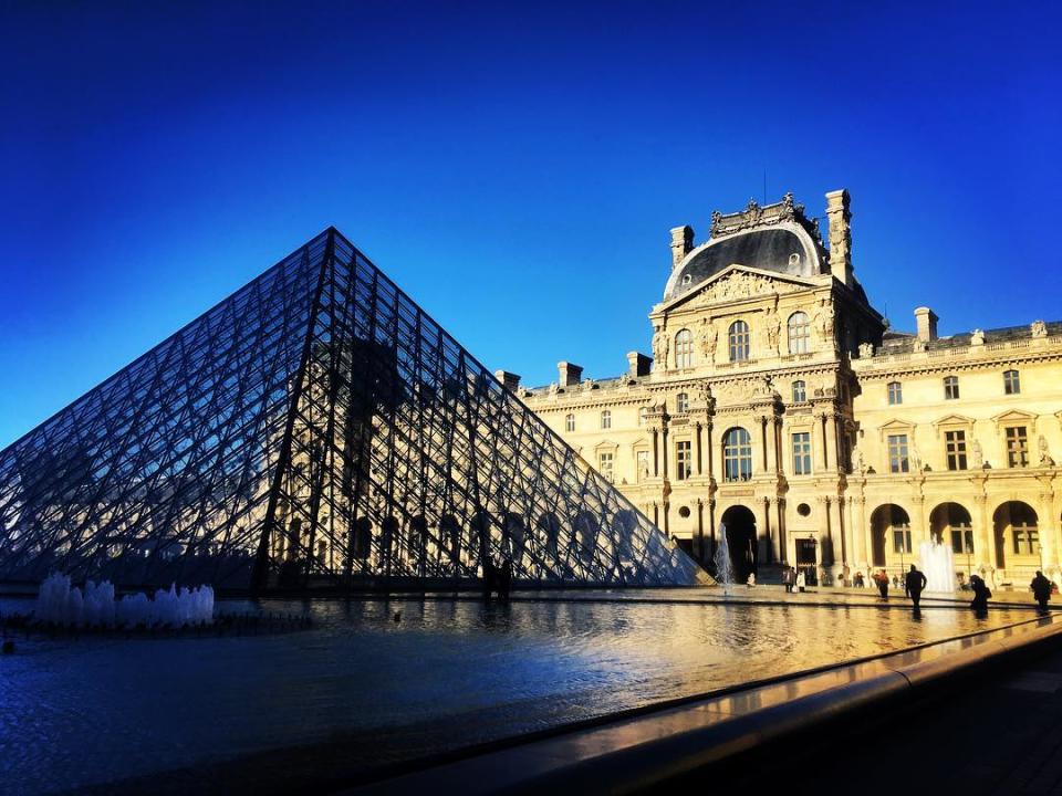 6. Museo del Louvre, París.