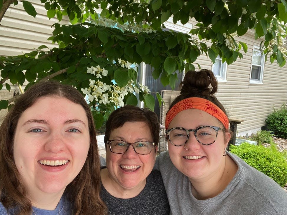 Sandy Bruno and her daughters