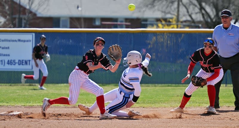 0402prpsoftball.spt_SGW_01060.jpg