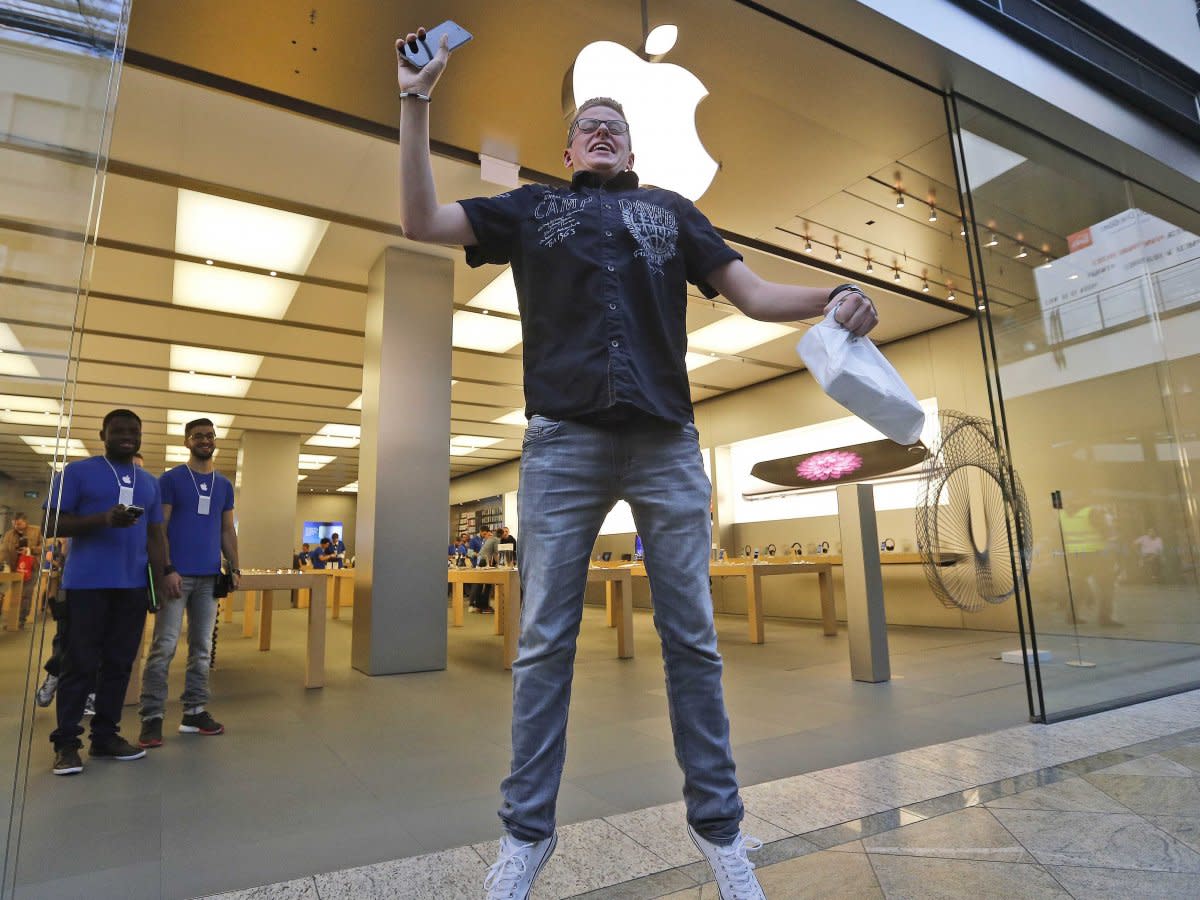 iPhone 6 buyer apple store