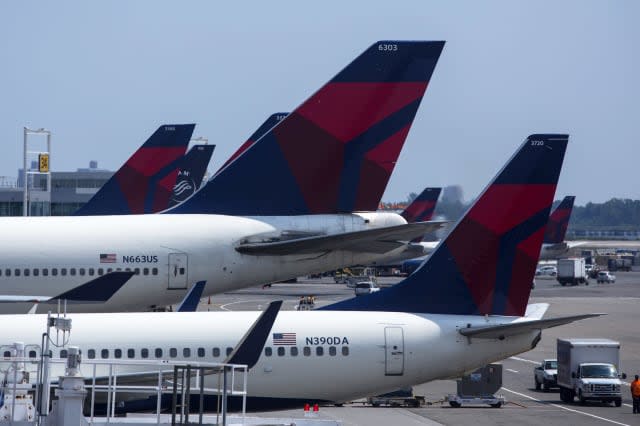 Delta Airlines trials pre-loading hand luggage 'valet' service