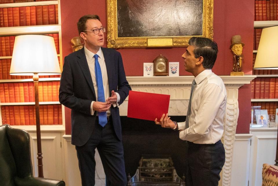 Sir Simon Clarke and Rishi Sunak pictured in 2021 (HM Treasury)