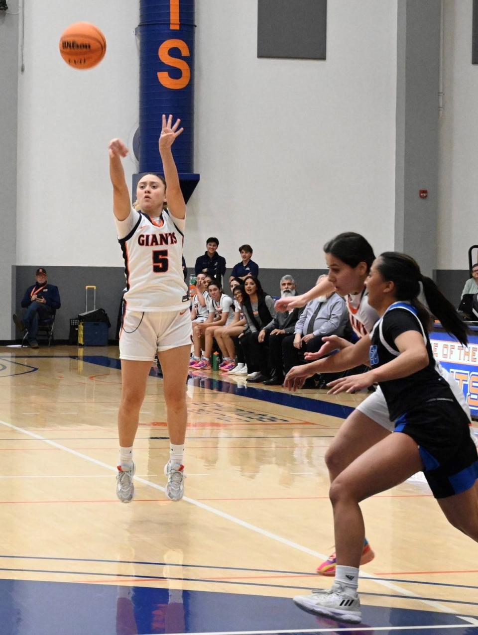 Camila Barreno scored 24 points to direct the College of the Sequoias to a playoff victory against San Mateo.