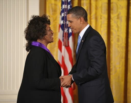 US President Barack Obama presents the 2009 National Medal of Arts to opera singer Jessye Norman