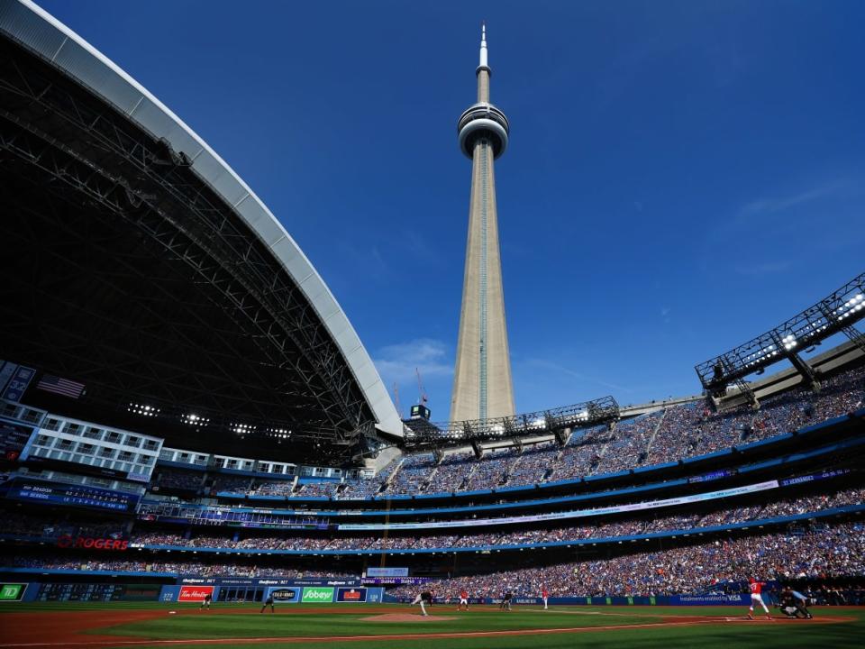 A senior government source told CBC News the federal government is leaning toward ending mandatory COVID-19 border requirements on Sept. 30, opening the possibility for unvaccinated international pro athletes to compete in Canada. (Vaughn Ridley/Getty Images - image credit)