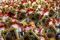 <p>Members of the samba school Grupo Especial Tom Maior take part in the carnival celebration at the Anhembi sambodrome in Sao Paulo, Brazil, Feb. 10, 2018. (Photo: Sebastiao Moreira/EPA-EFE/REX/Shutterstock) </p>