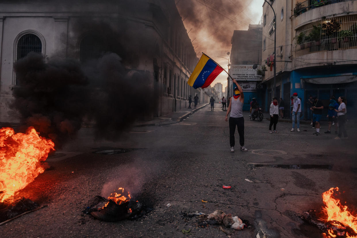 Una protesta antigubernamental en el centro de Caracas, Venezuela, el lunes (Adriana Loureiro Fernandez/The New York Times)