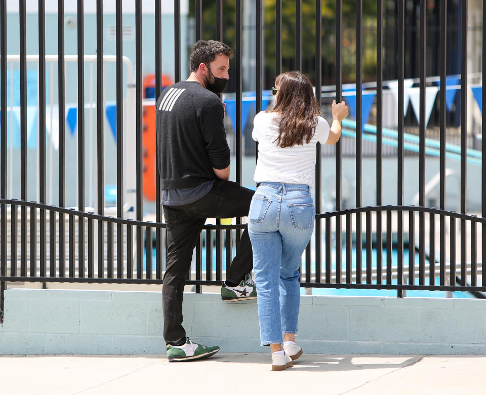 LOS ANGELES, CA - MAY 01: Ben Affleck and Jennifer Garner are seen on May 01, 2021 in Los Angeles, California.  (Photo by BG004/Bauer-Griffin/GC Images)