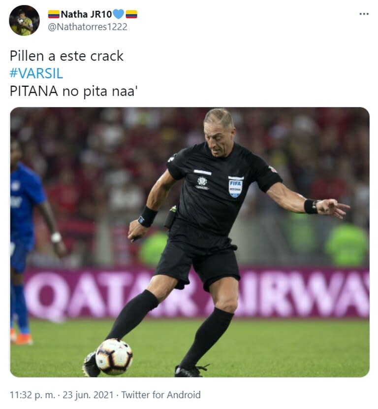 Los mejores memes por la decisión de Pitana de validar el empate de Brasil contra Colombia. Fuente: Twitter.