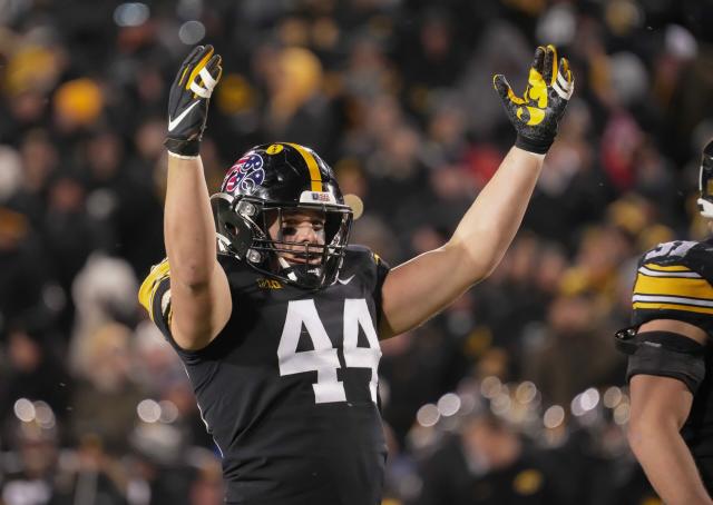 Iowa Hawkeyes ascend in CBS Sports' 1-131 rankings