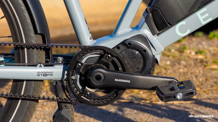 <span class="article__caption">The Shimano STEPS E6100 mid-motor system is nominally rated at 250 watts, but it’ll kick out a maximum of 500 W depending on the situation. Torque is capped at 60 Nm. Needless to say, there’s ample power even when fully loaded or heading up steeper hills.</span> (Photo: James Huang)
