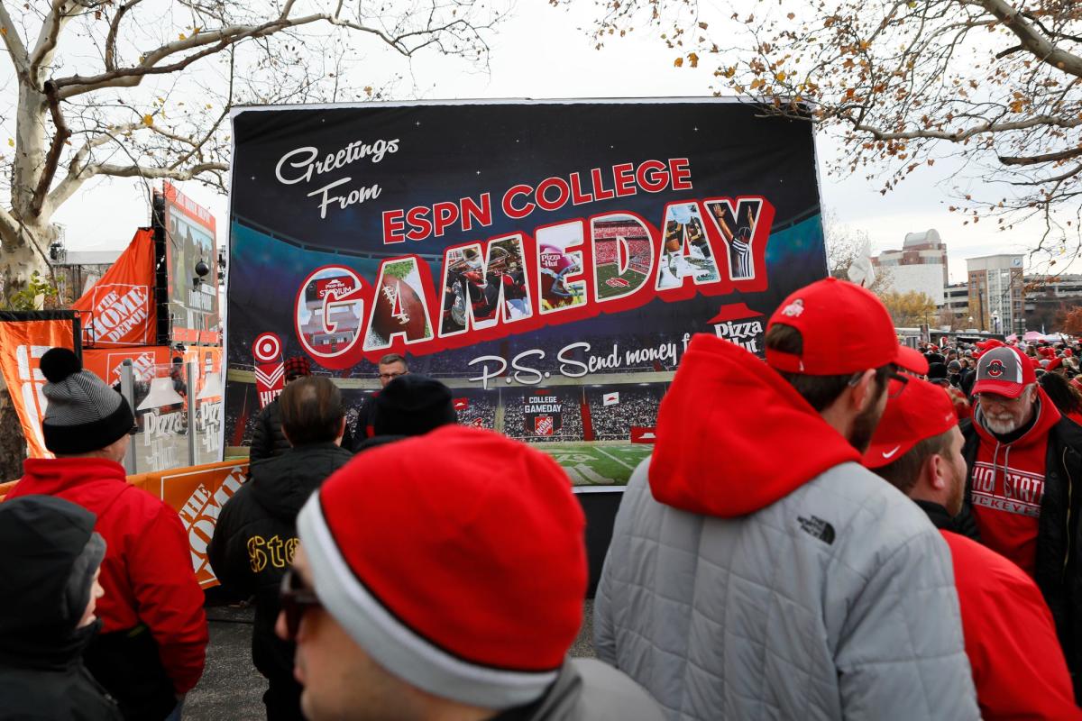 College Football Rivalry Week College Game Day Game Picks Wisconsin News