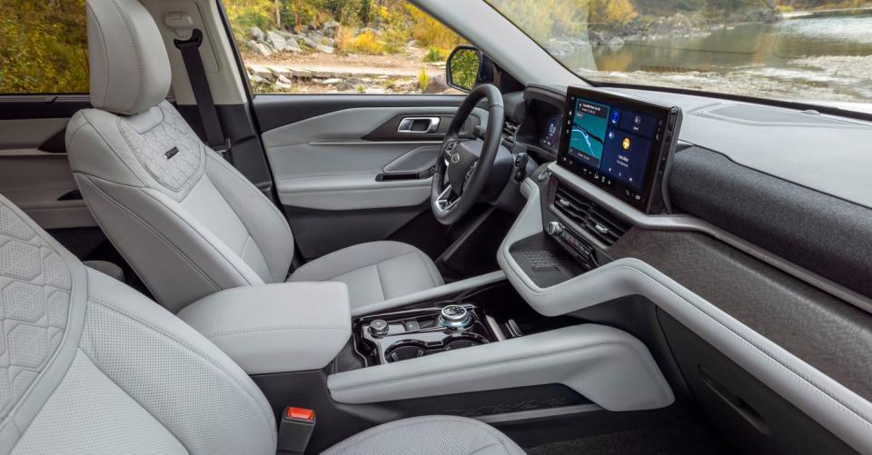 2025 ford explorer platinum interior