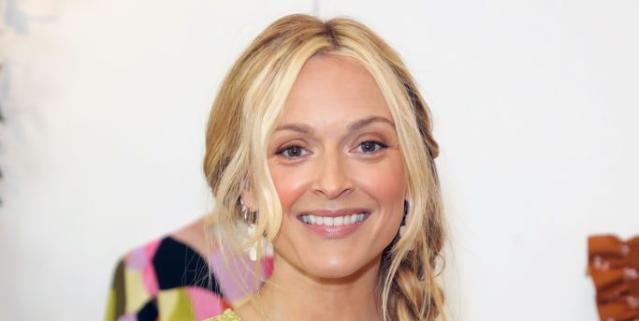 Fearne Cotton demonstrates her VERY impressive strength and