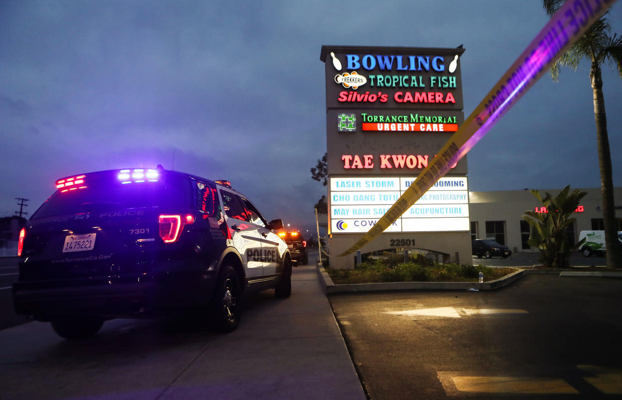 Police investigate the scene of a shooting that left three men dead and four injured at Gable House Bowl on Jan. 5, 2019, in Torrance, Calif. (Photo: Mario Tama/Getty Images)