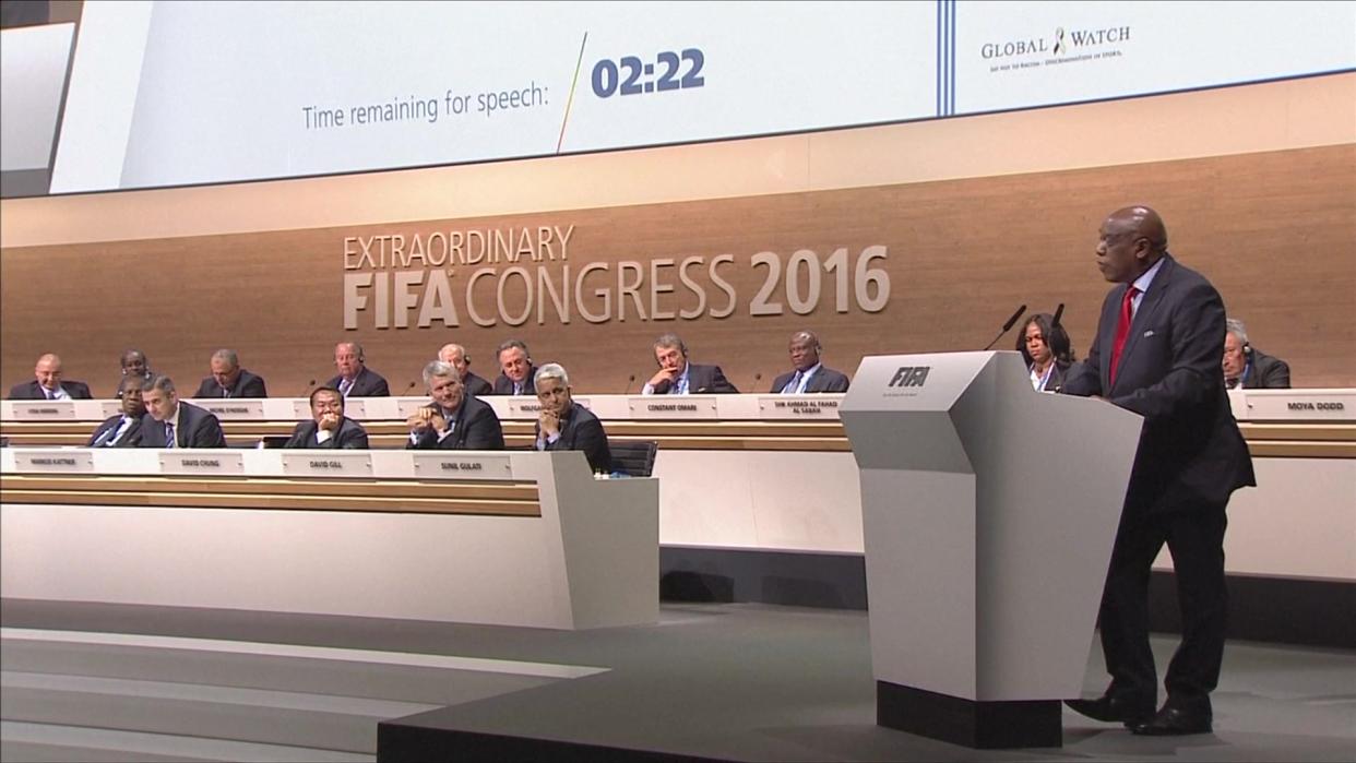 Tokyo Sexwale Pulls Out Before First Round of FIFA Presidential Vote