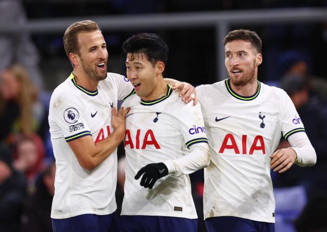 Why is Son Heung-min wearing a mask during Tottenham's match against  Portsmouth?