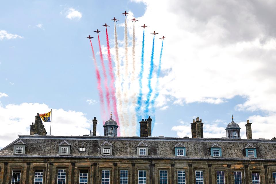 RAF fly pass Holyroodhouse after a national service of thanksgiving and dedication to the coronation of King Charles (Getty Images)