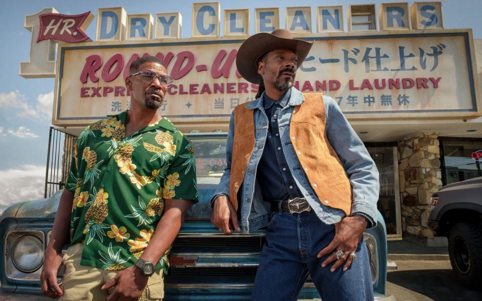 Jamie Foxx and Snoop Dogg in Day Shift - Andrew Cooper/Netflix