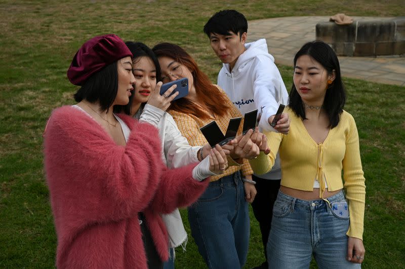 The Wider Image: Chinese students in Australia head home as coronavirus upends study