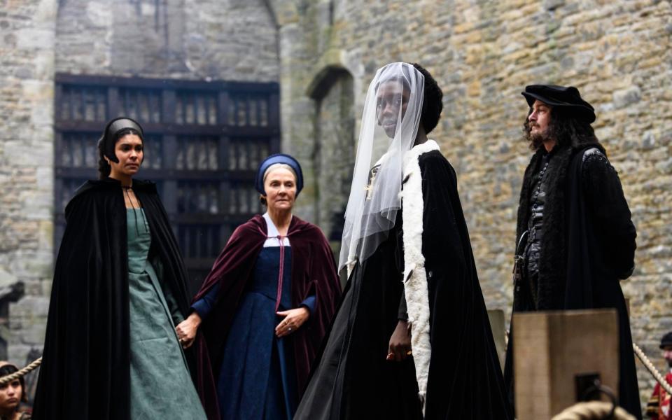 Amanda Burton as Lady Anne Shelton (centre) - Parisa Taghizadeh