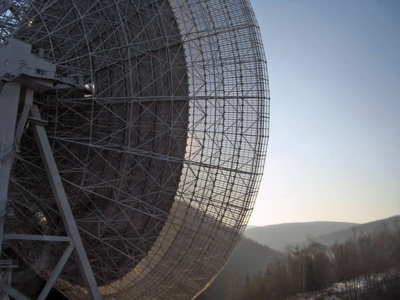 This image shows the Effelsberg radio telescope during regular observations of the Galactic Center region for unidentified pulsars. The Galactic Center is in the Sagittarius constellation and is only visible for approximately 2 hours and 25 min