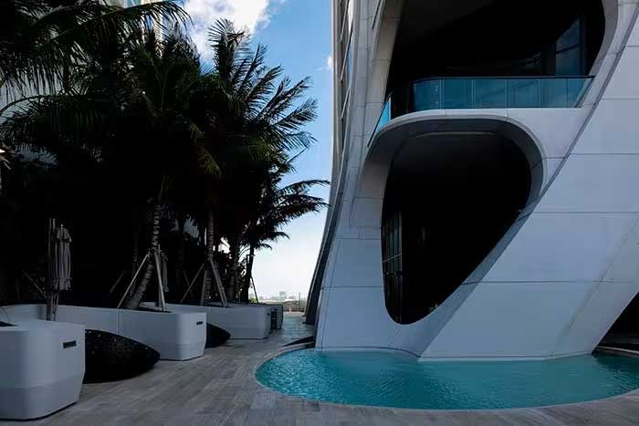 Beckhams-Miami-penthouse-pool-roof