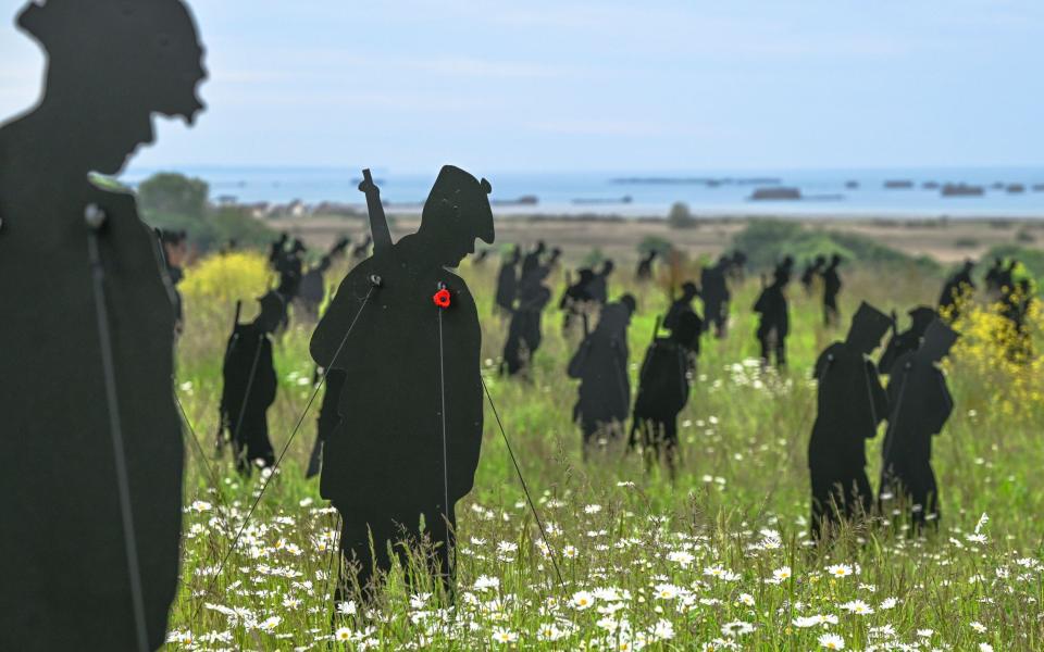 Until August 31, the British monument for Normandy will be covered in black silhouettes - one for soldiers under British command who died on D-Day itself