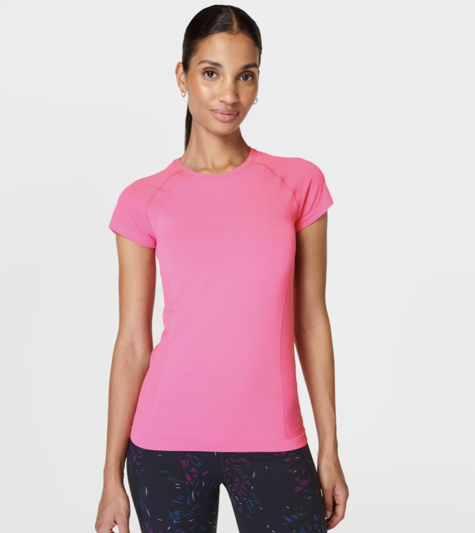 <p><a href="https://go.redirectingat.com?id=74968X1596630&url=https%3A%2F%2Fwww.sweatybetty.com%2Fus%2Fathlete-seamless-workout-tee-5059121699810.html%3Fpid%3DSB6546_BreezeBlue%26dwvar_SB6546_BreezeBlue_color%3Dcamelliapink%26vgid%3DSB6546_BreezeBlue%26cgid%3Dus%26newpid%3DSB6546_CamelliaPink%26oldpid%3D5059121699810&sref=https%3A%2F%2Fwww.thepioneerwoman.com%2Ffashion-style%2Fg60538901%2Fpickleball-outfits%2F" rel="nofollow noopener" target="_blank" data-ylk="slk:Shop Now;elm:context_link;itc:0;sec:content-canvas" class="link ">Shop Now</a></p><p>Sweaty Betty Athlete Seamless Workout Tee</p><p>sweatybetty.com</p><p>$68.00</p><span class="copyright">Sweaty Betty </span>