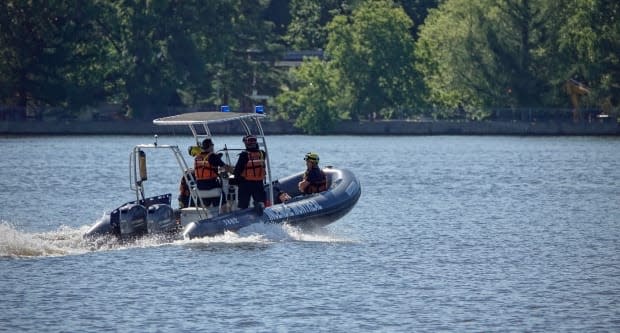 The body of 30-year-old Navdeep Singh Ghotra was pulled from Rivière des Prairies Wednesday. (Simon-Marc Charron/Radio-Canada - image credit)