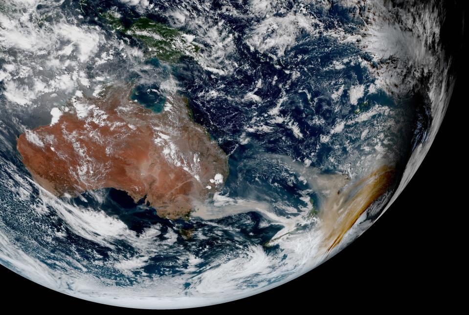 earth australia brush fires smoke new zealand himawari 8 satellite image photo january 2 2020 full_disk_ahi_true_color_20200102051000