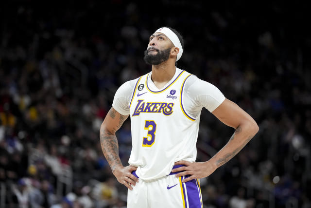LA Lakers' Anthony Davis returns after 30-game absence against