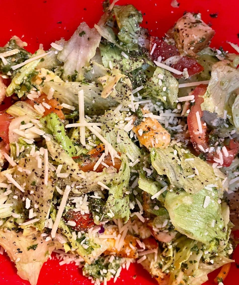 Writer's salad using the pesto sauce