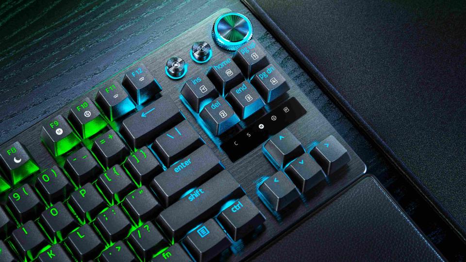 Image of the Razer Huntsman V3 Pro wired gaming keyboard.