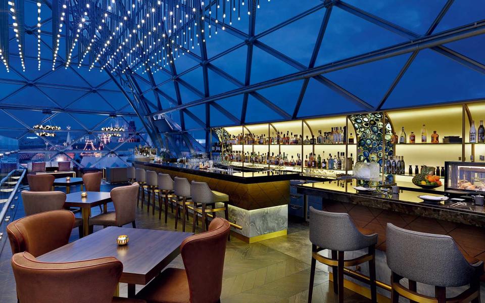 O2 Lounge at the Ritz Carlton, Moscow, Russia