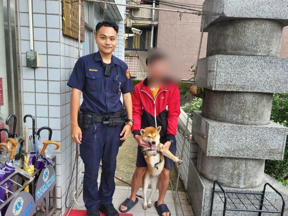 陳姓飼主到所領回與愛犬團聚。（記者薛秀蓮翻攝)